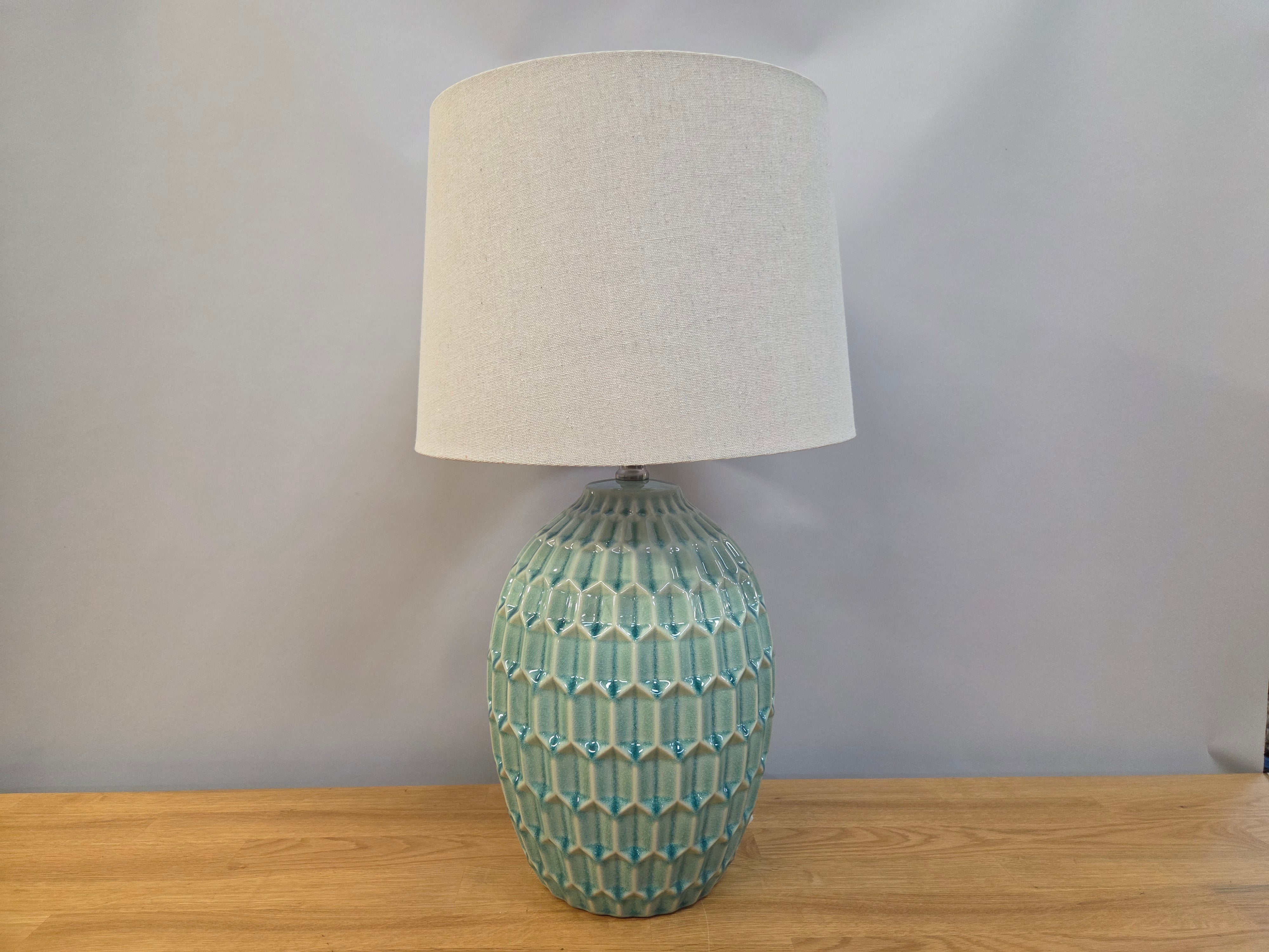 Diamond Pattern Table Lamp