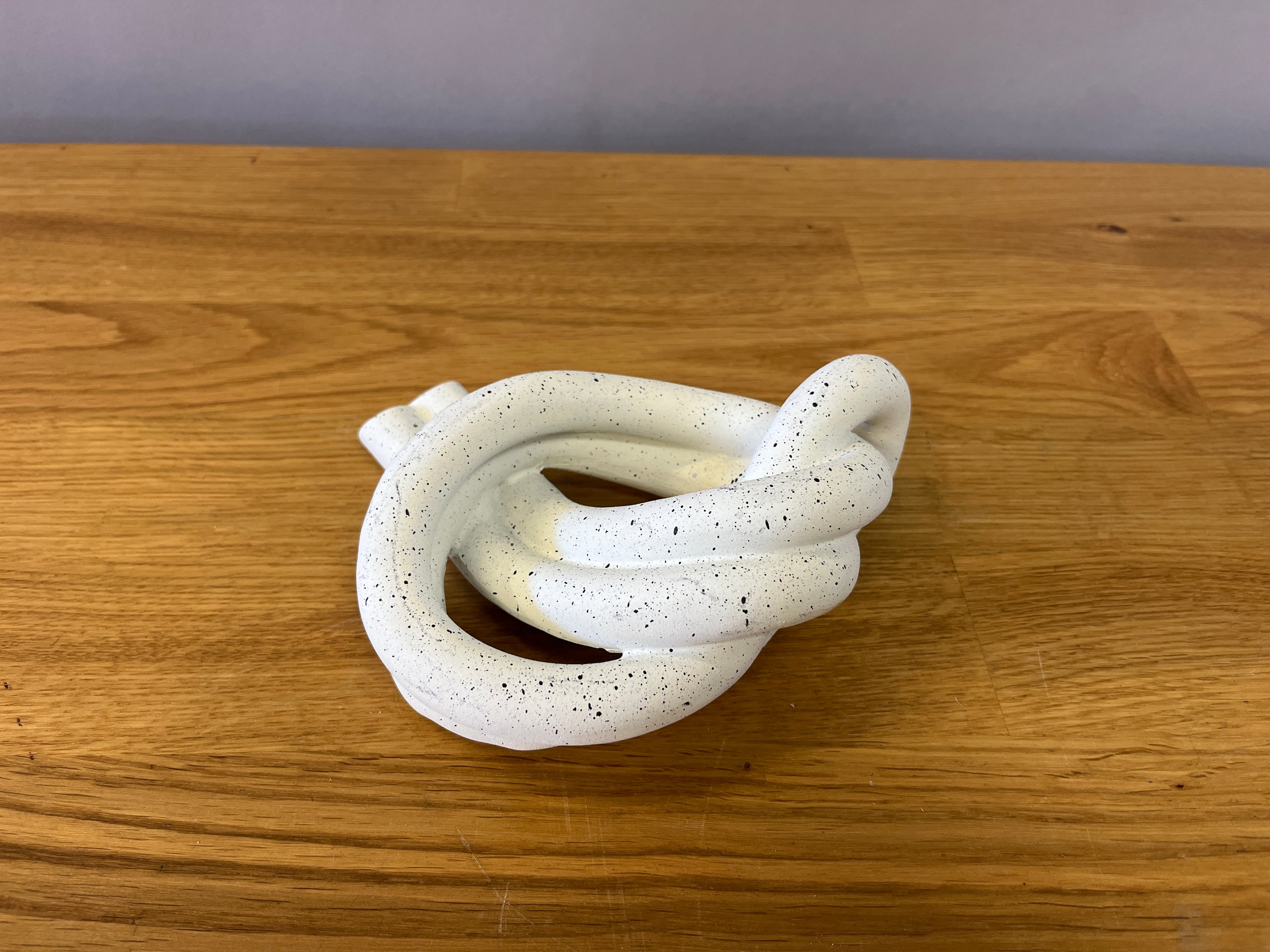 Knot Decor