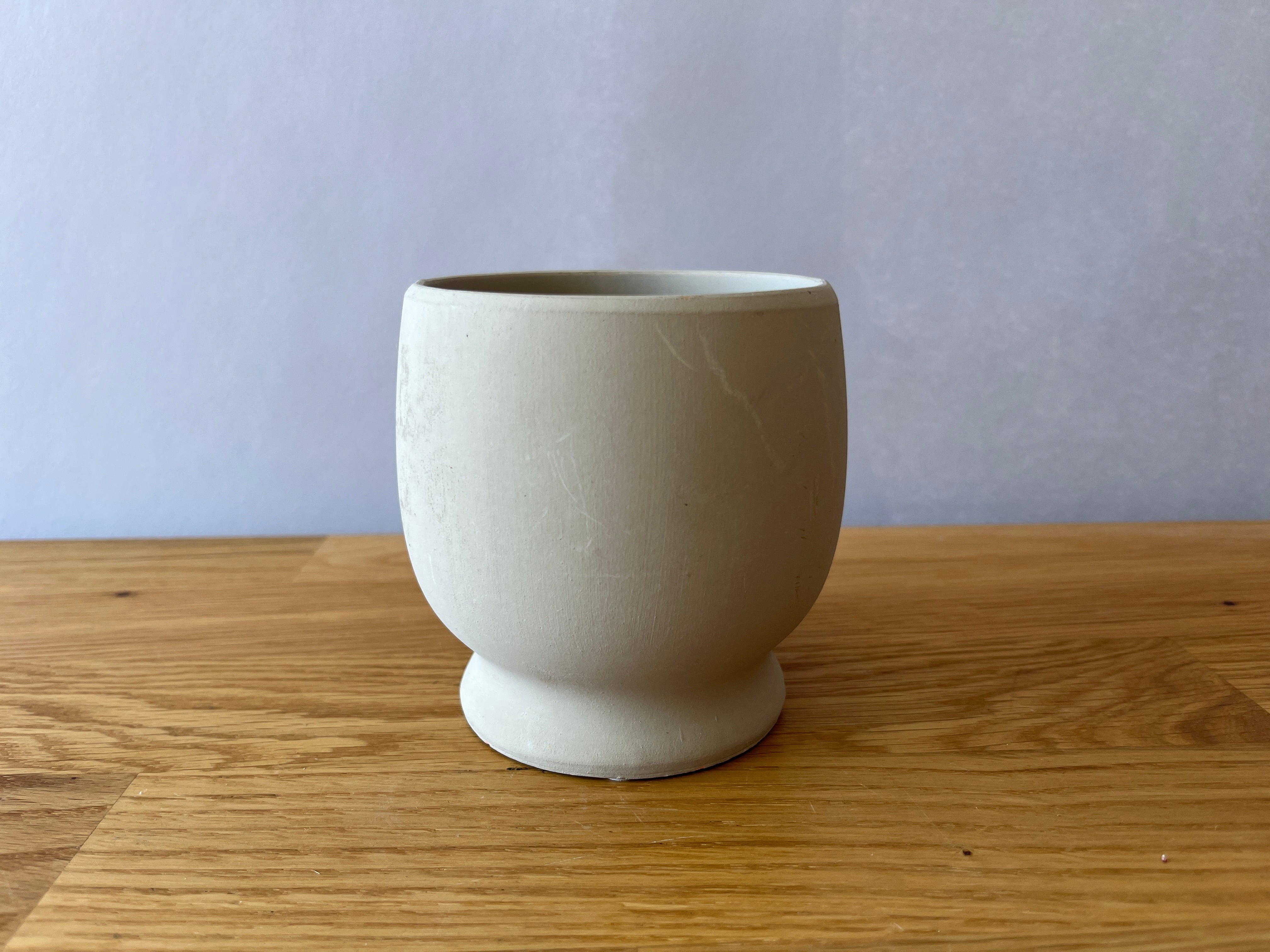Low sand vase