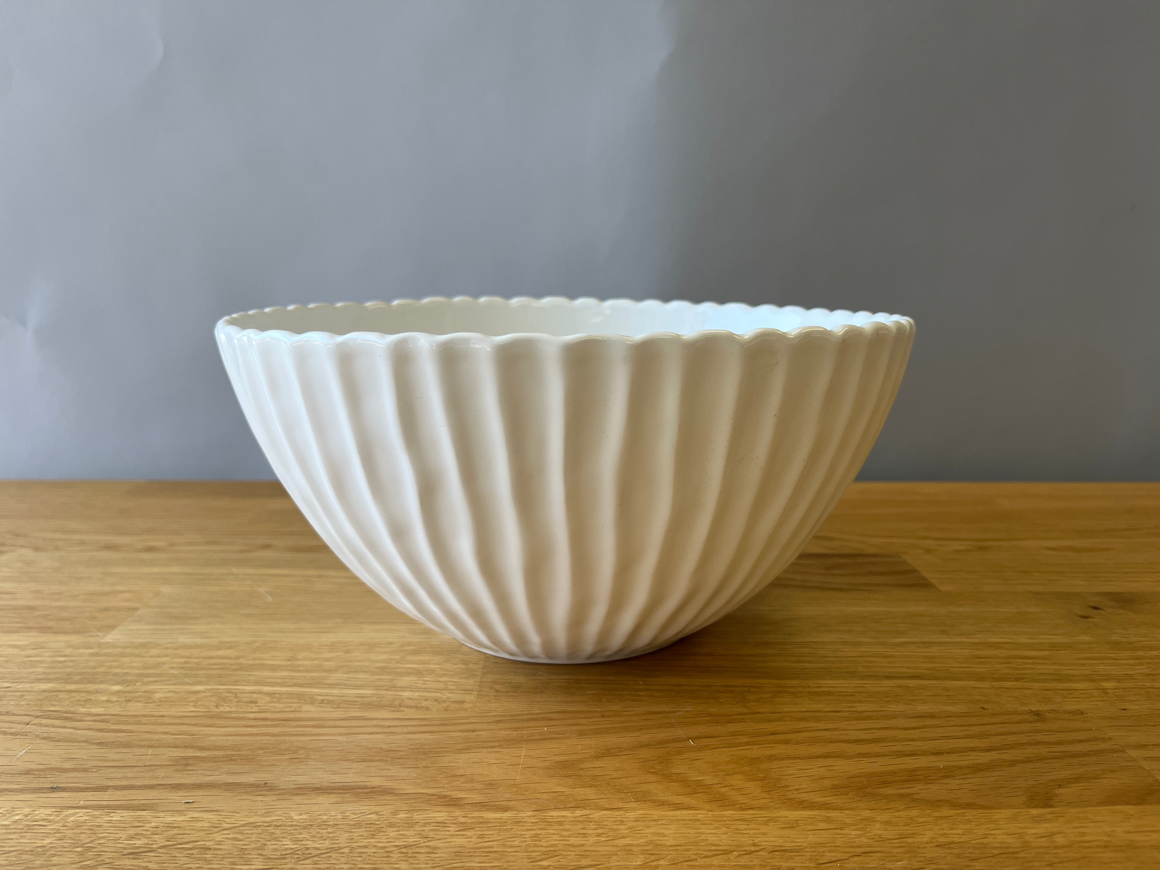 white fruit bowl