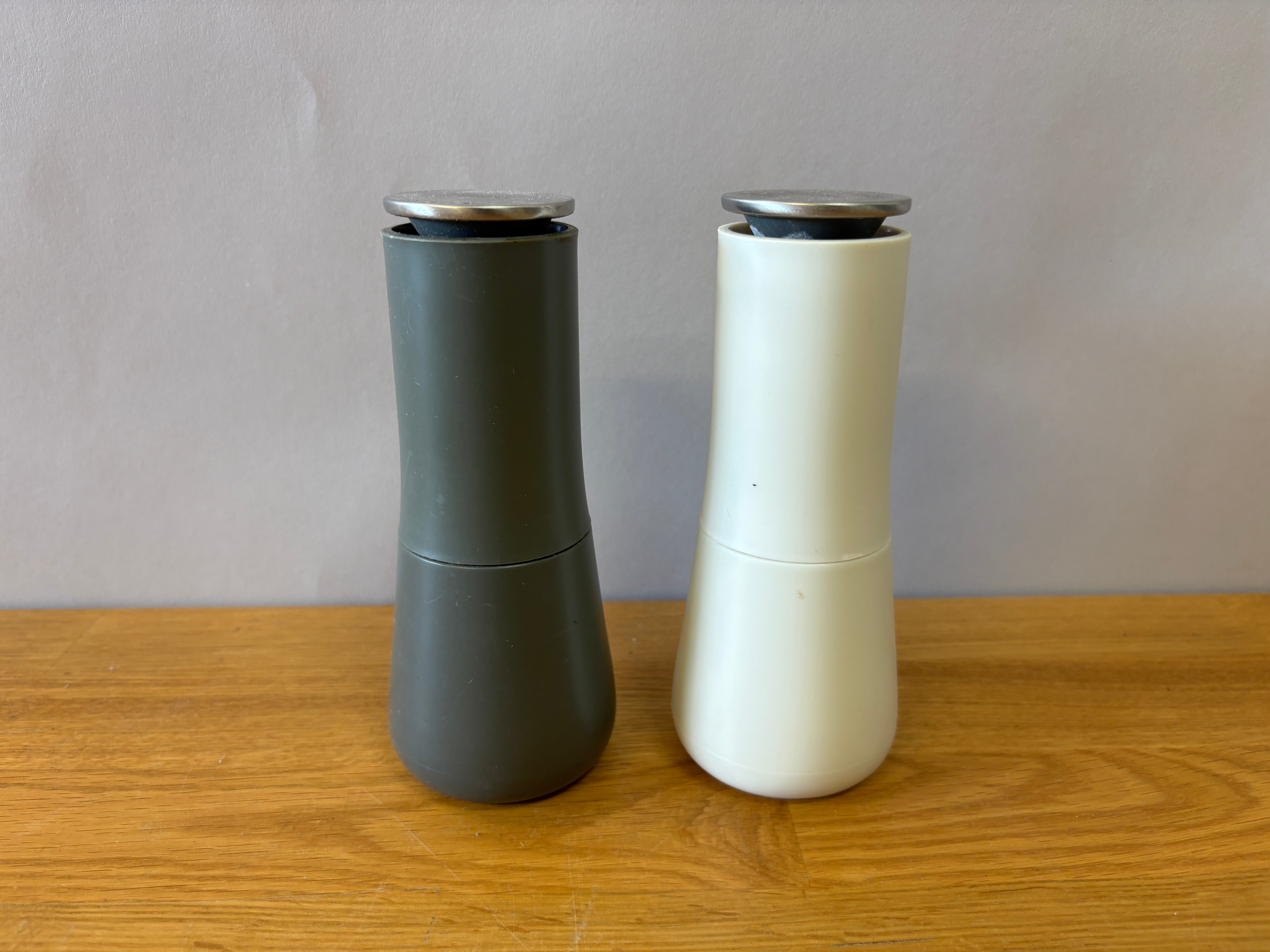 White and Grey Salt and Pepper Grinder