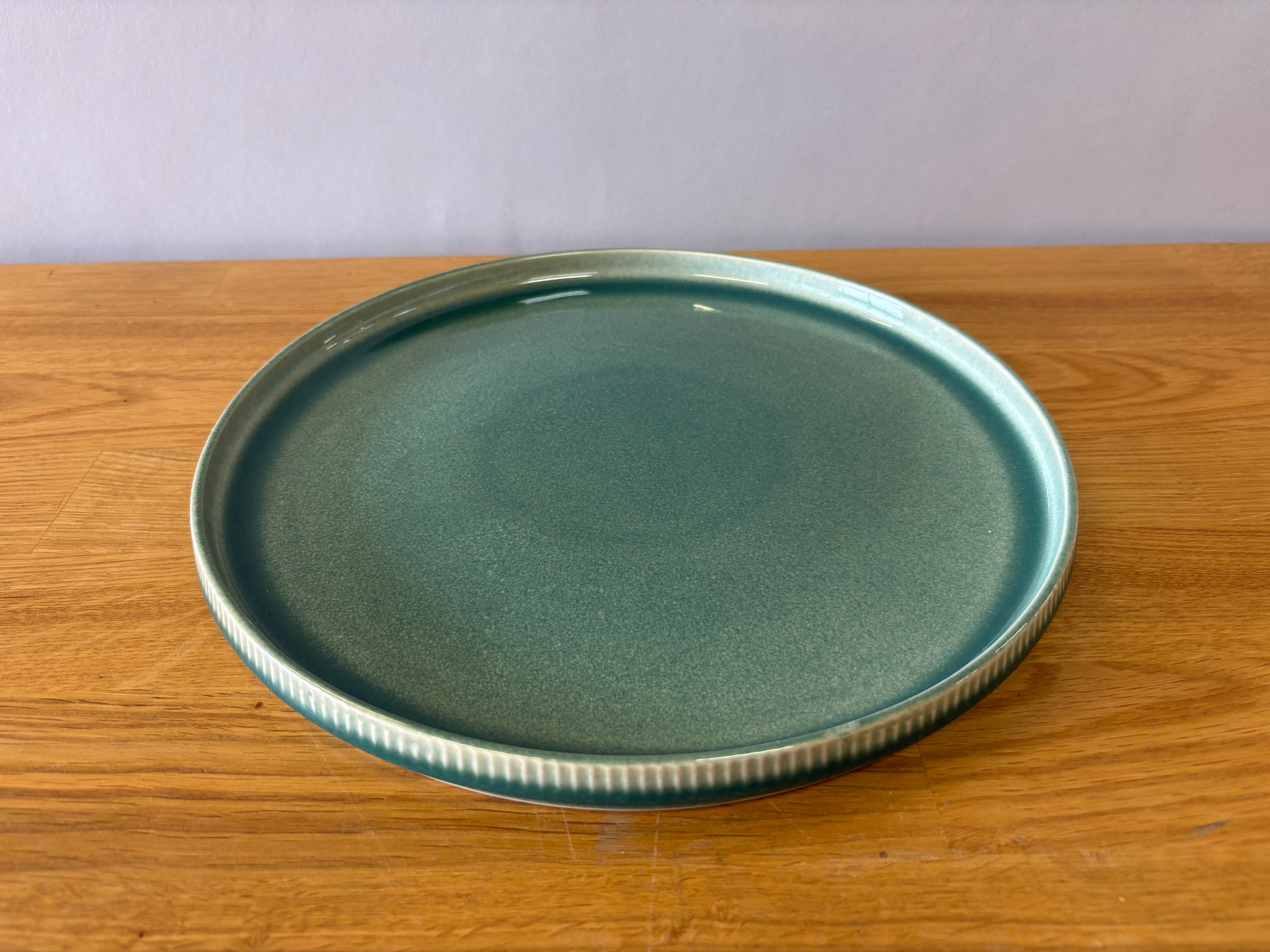 Raised Edge Green Dinner Plate