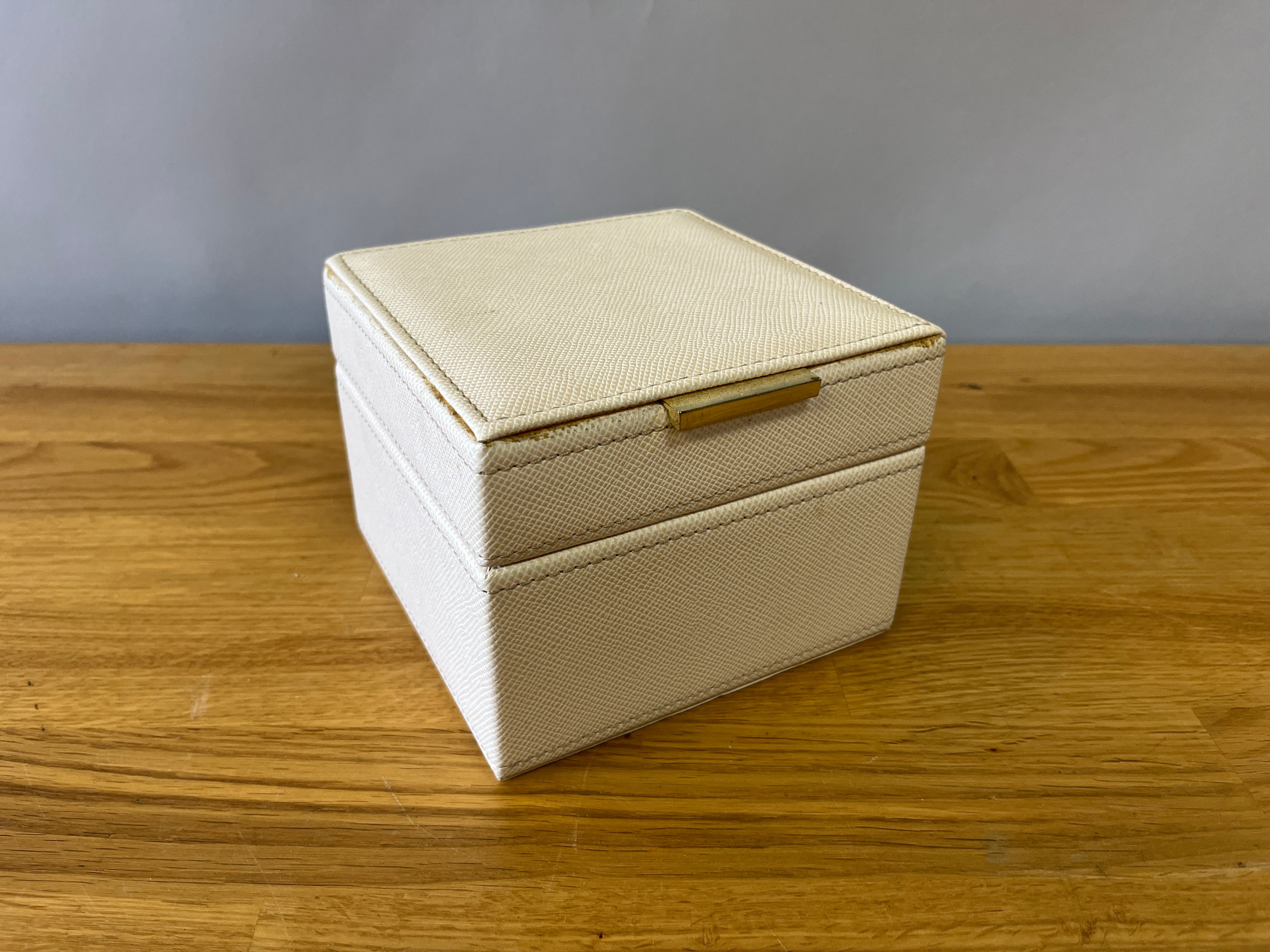 White Cloth Jewelry Box