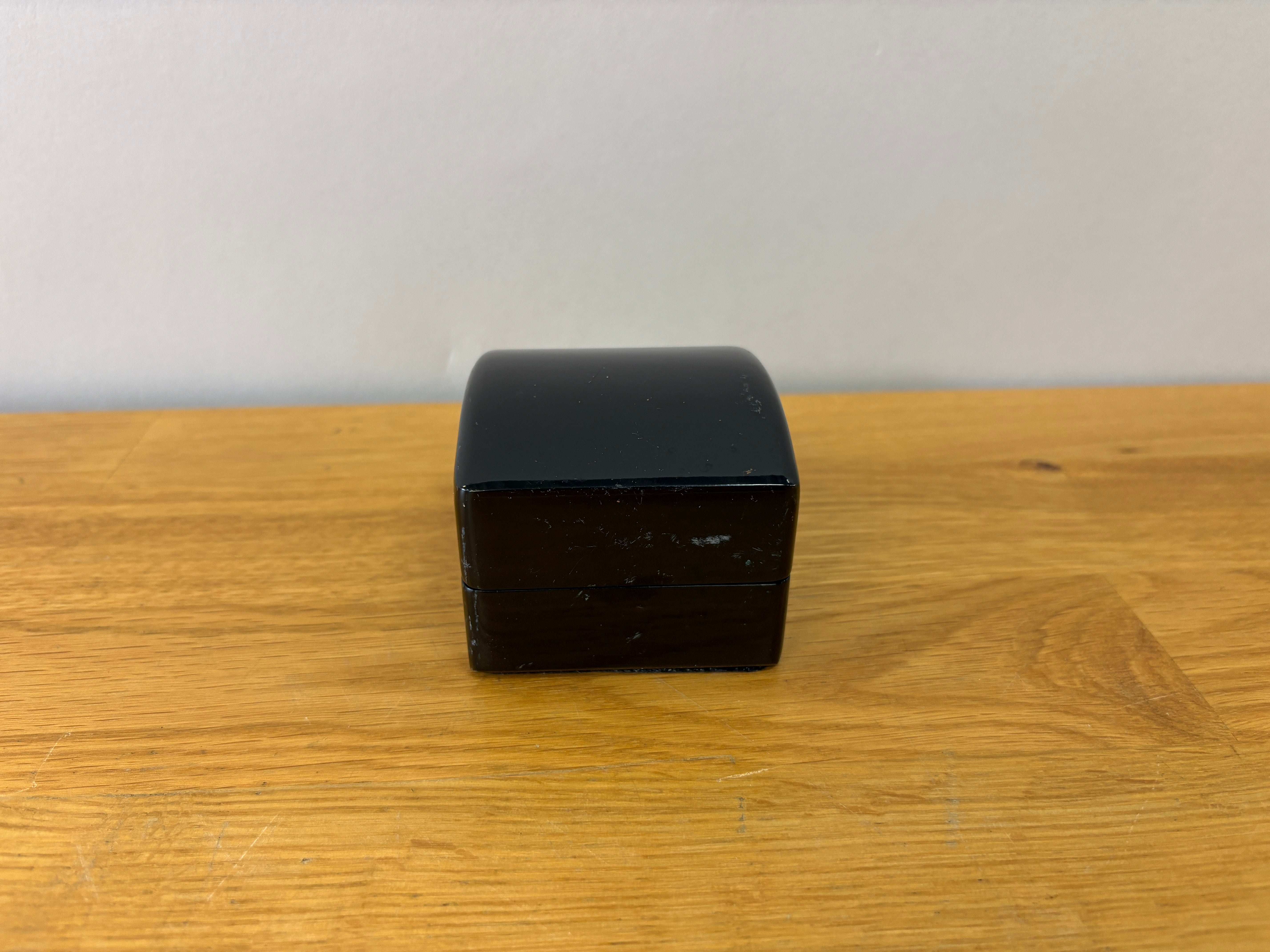 Black Ring Box