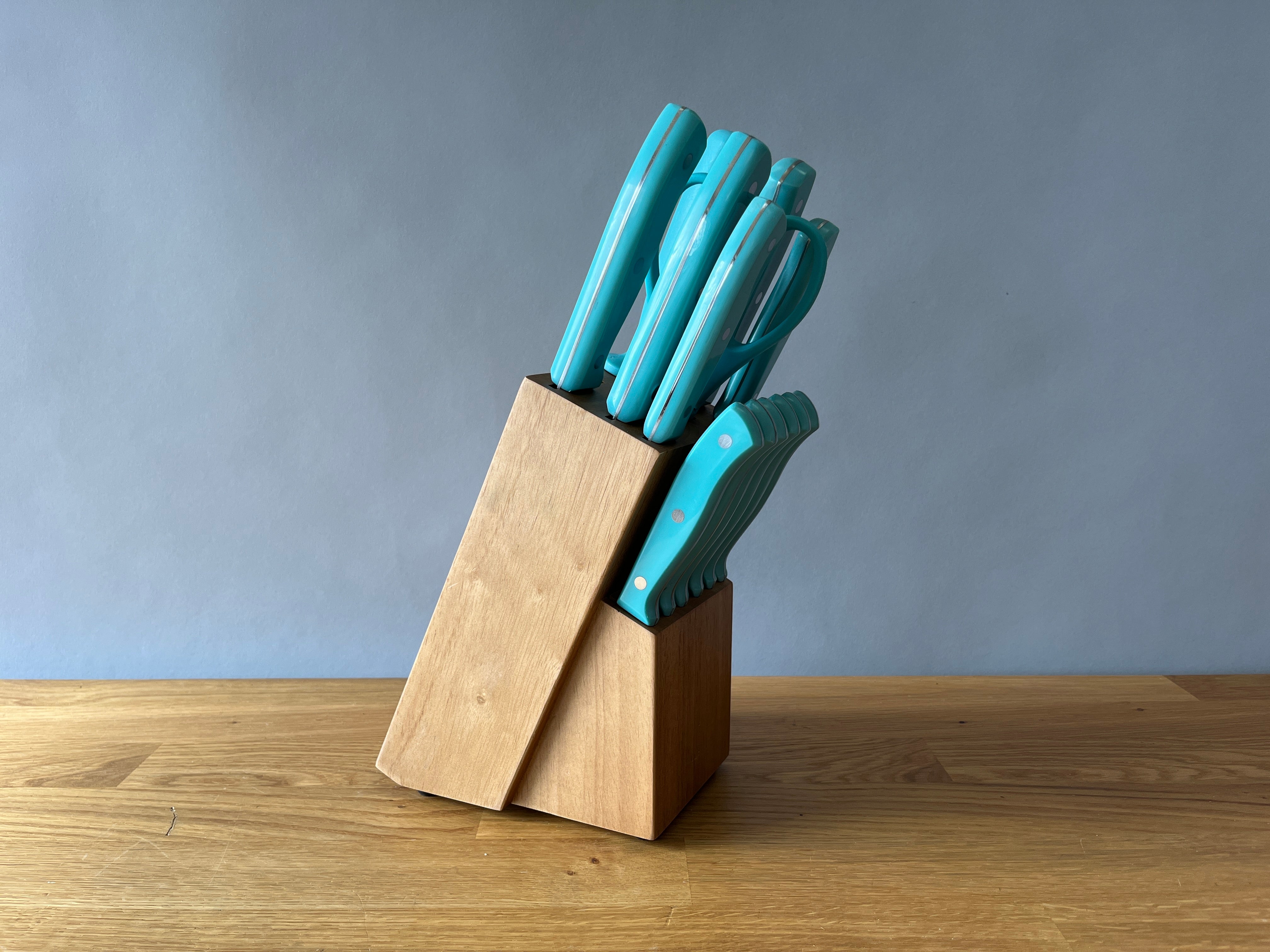 Knife Block with Teal Knives