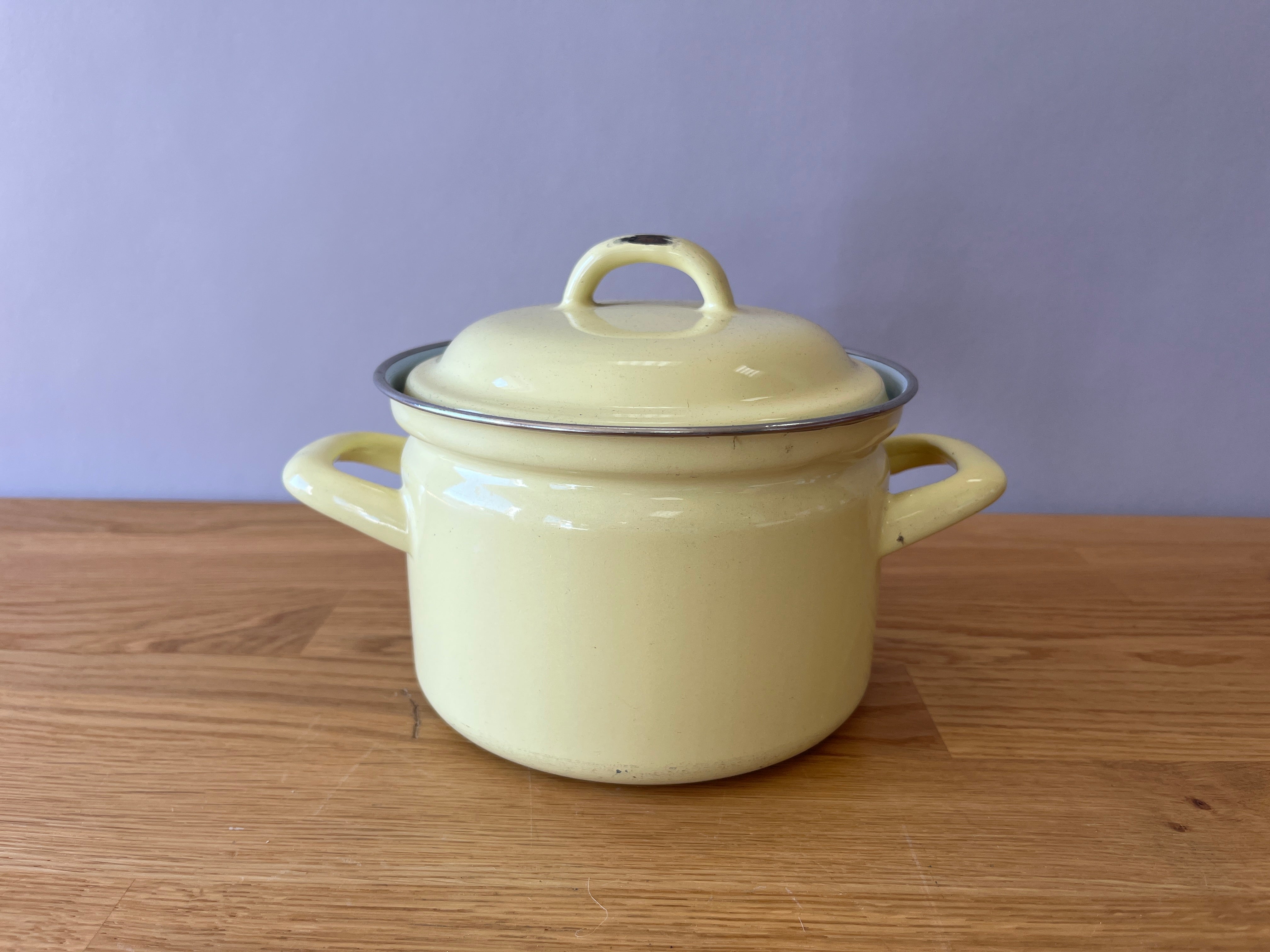 Yellow Stovetop with Lid