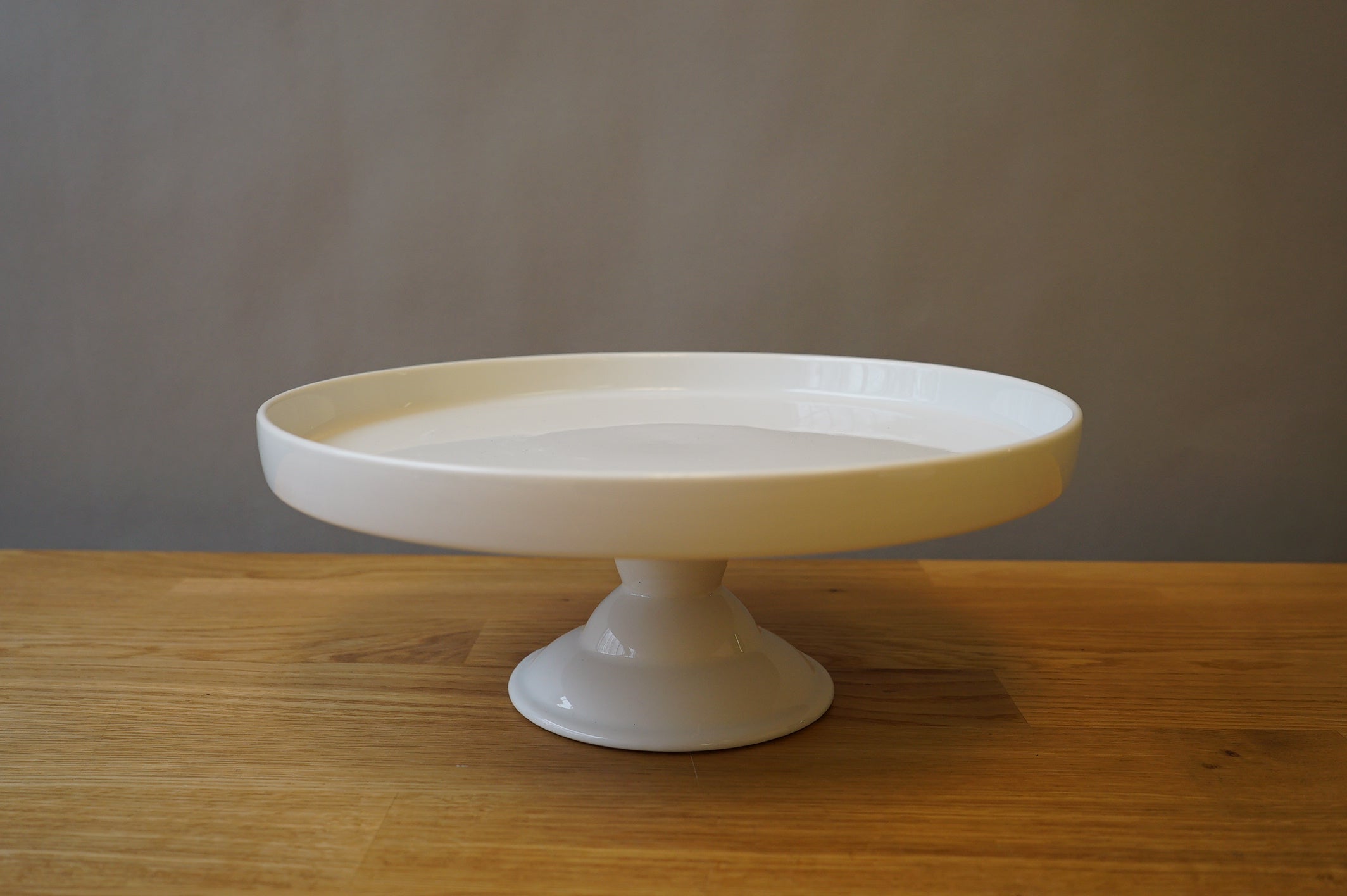 White Cake Stand