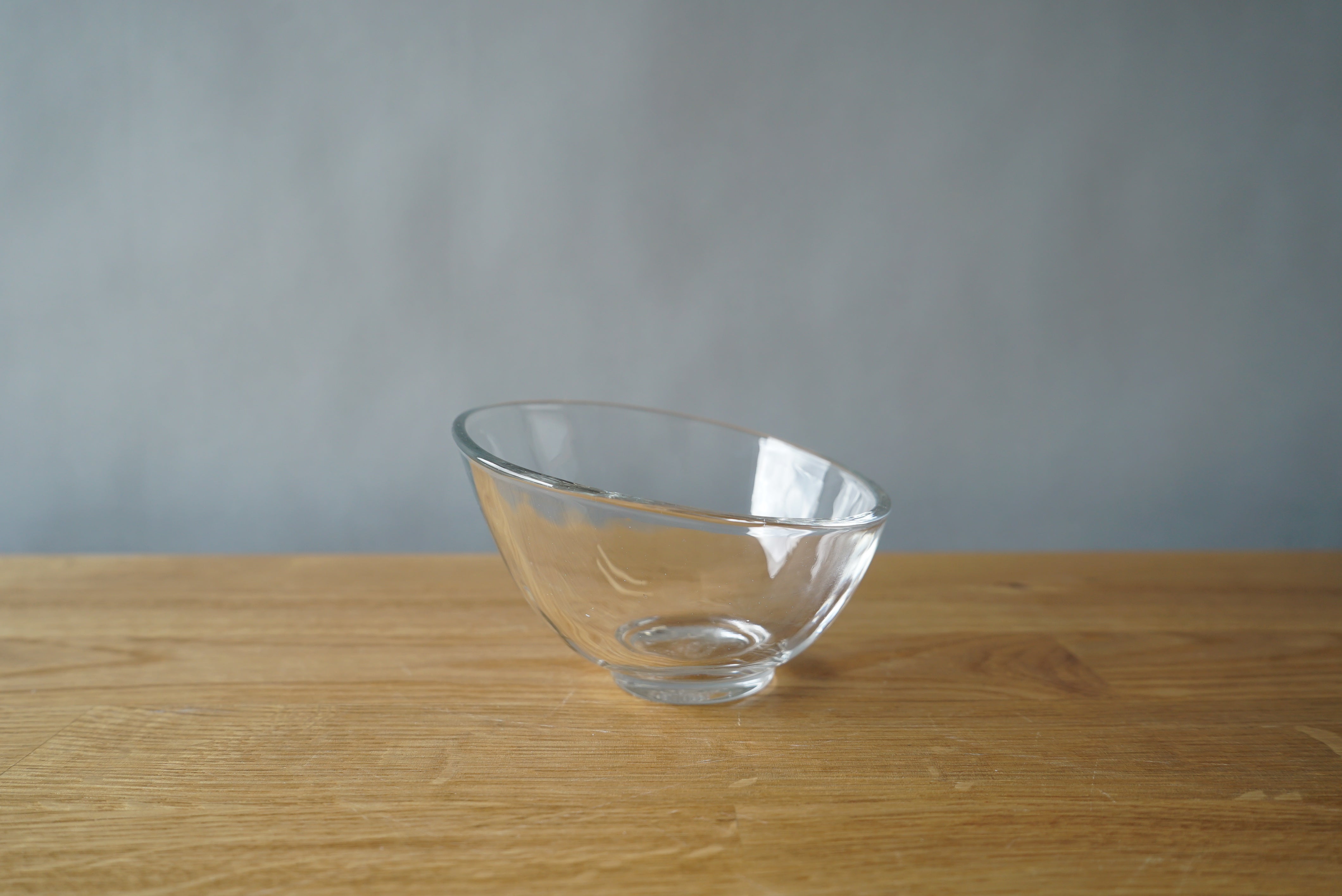 Curved bowl