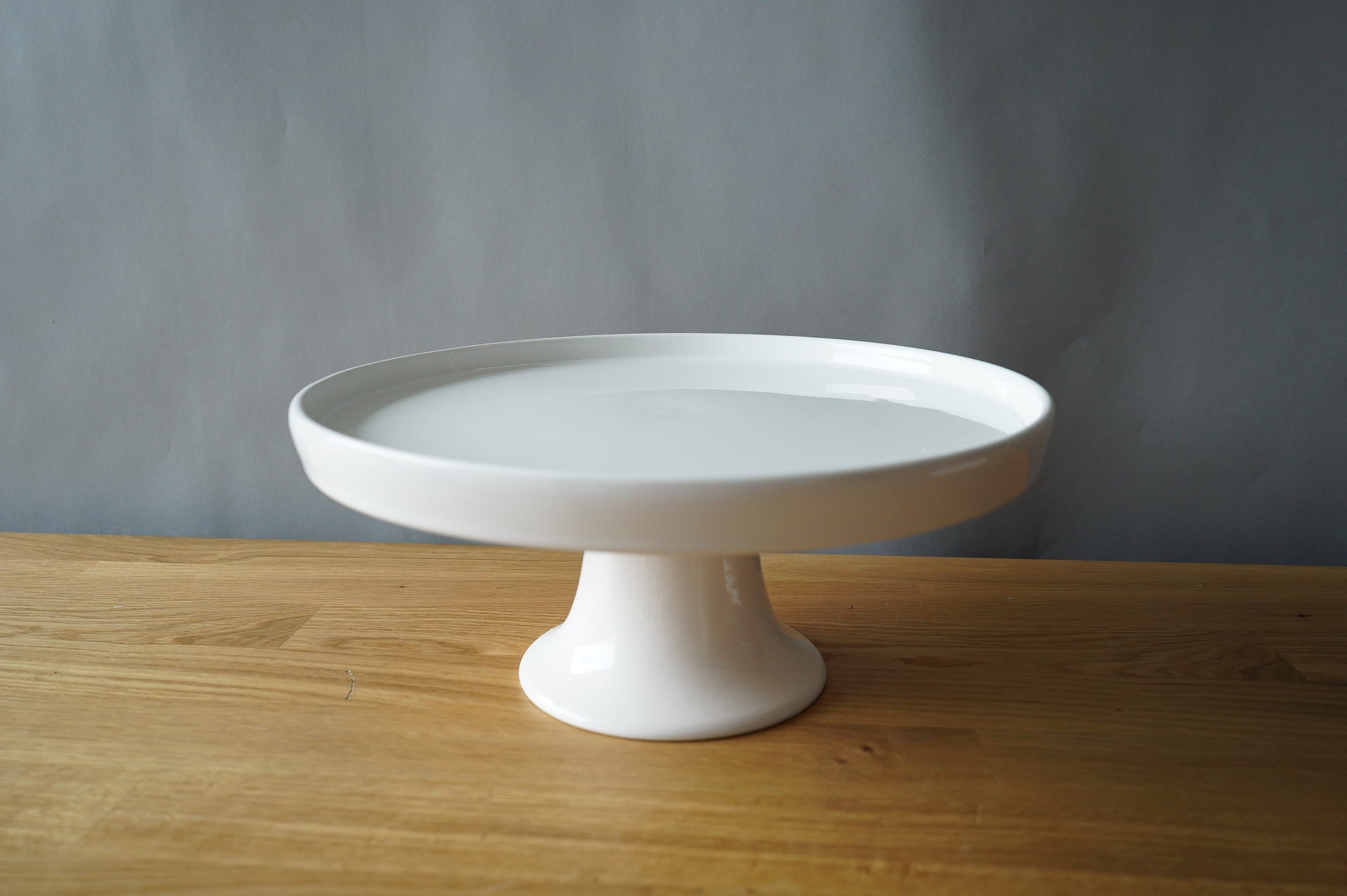 White Cake Stand