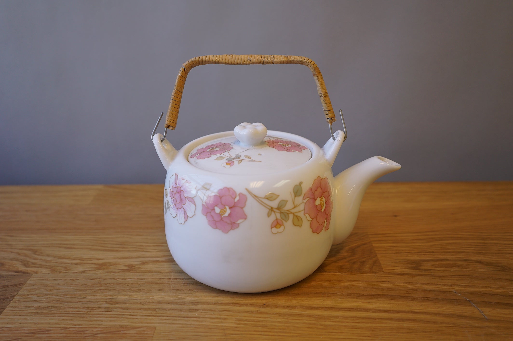 White Flower Teapot